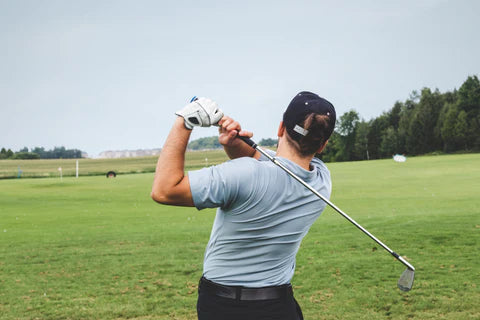 Las 5 razones por las que tienes practicar Golf